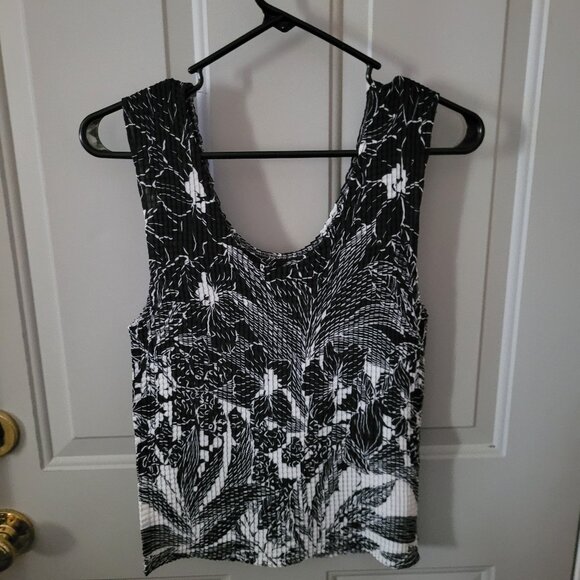 Nicola Black & White Stretchy Crinkly Sleeveless Top Misses Large - Picture 1 of 3